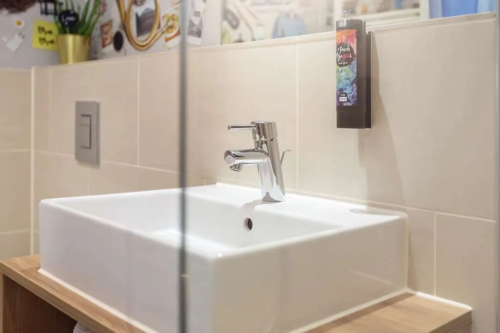 Hotel Holiday Inn - The Niu, Mesh Stuttgart Messe By Ihg